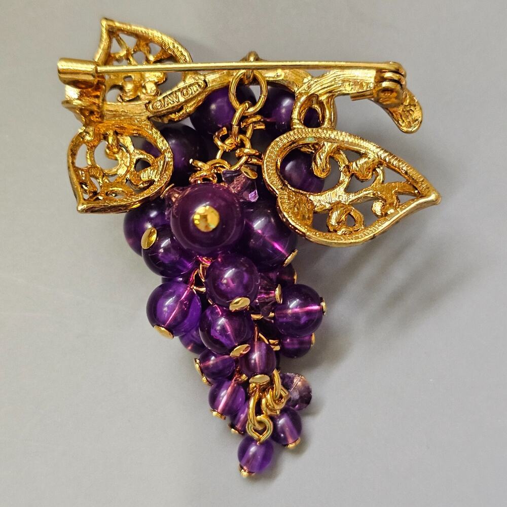Avon FALL GRAPES Cluster Brooch Lapel Pin Goldtone 1993 Vintage - Picture 3 of 11